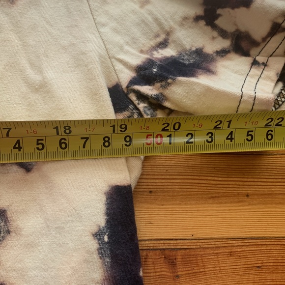 Custom bleach, tie-dye Beyoncé T-shirt - Picture 2 of 5